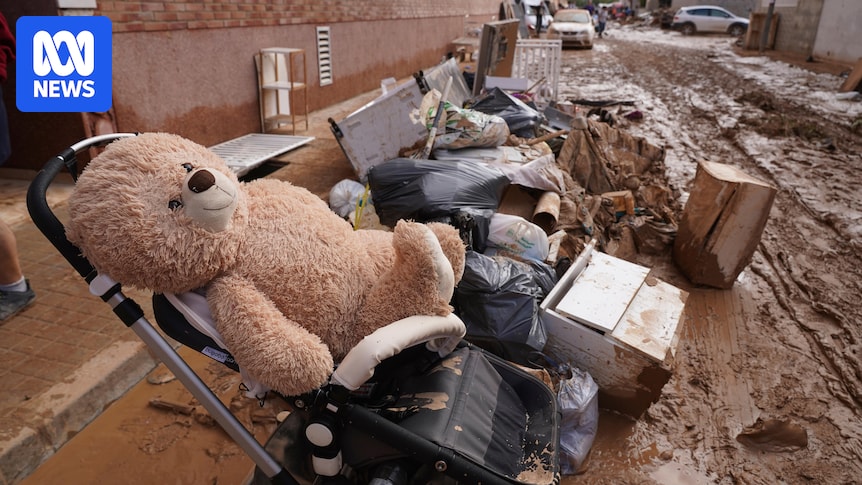 Massive Deployment of Troops and Police to Valencia in Response to Tragic Floods