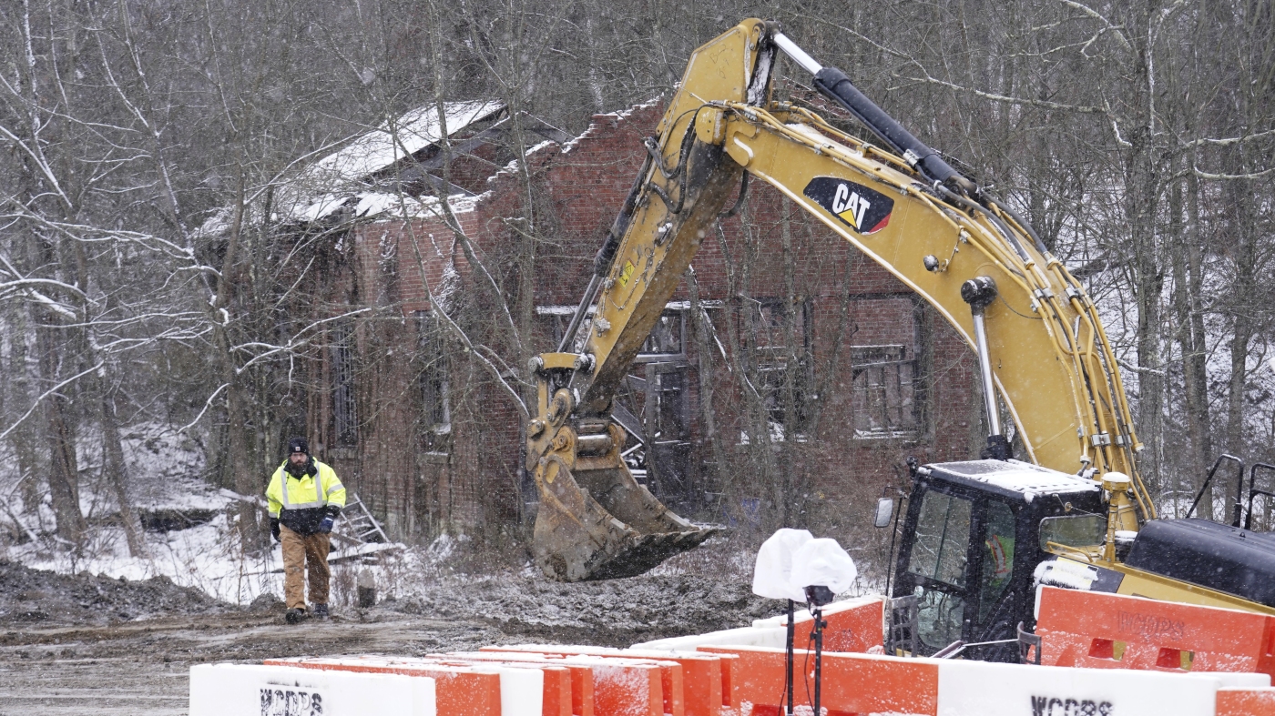 Discovery of a Body During Pennsylvania Sinkhole Search