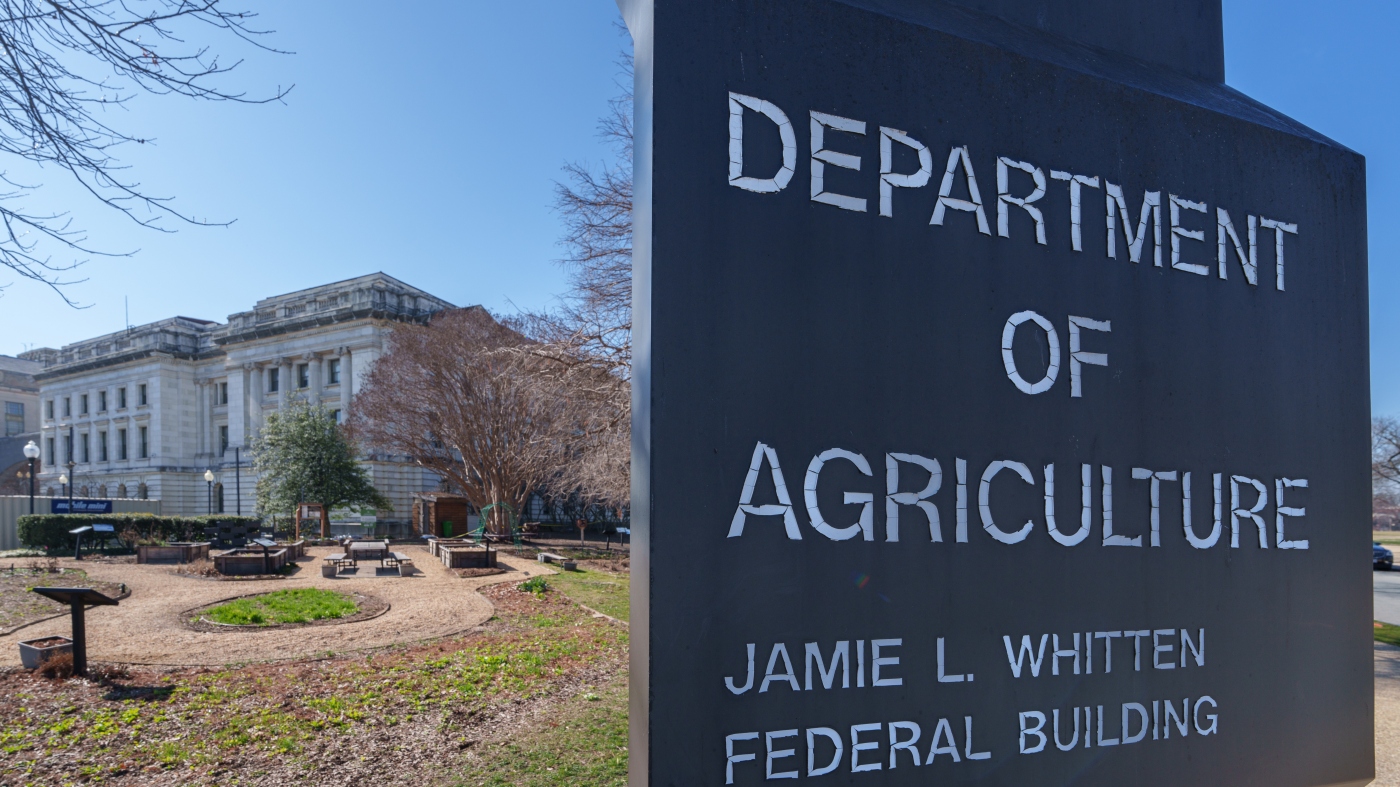 Reversal of USDA Bird Flu Staff Terminations Sparks Response