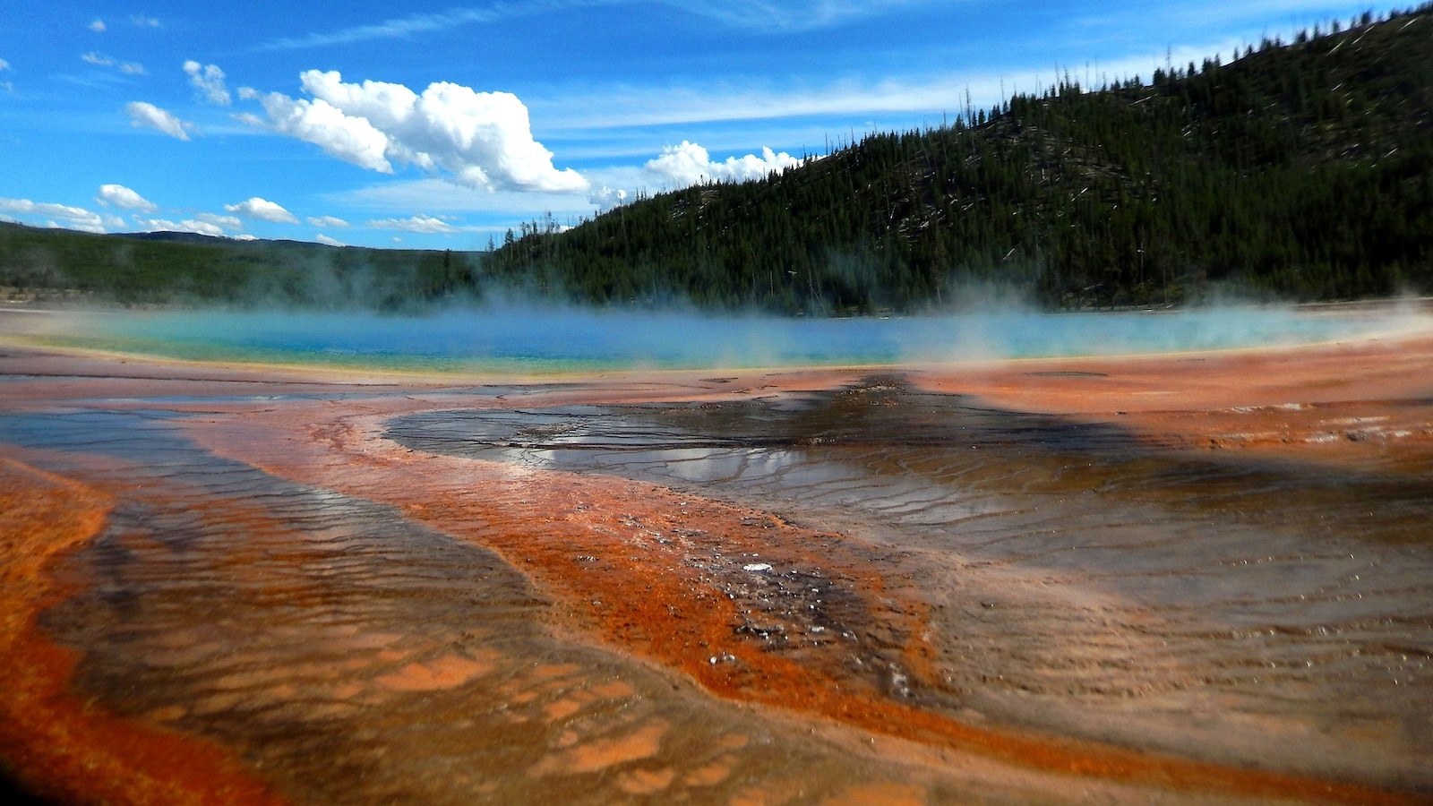 Discovering A Magma Cap at Yellowstone