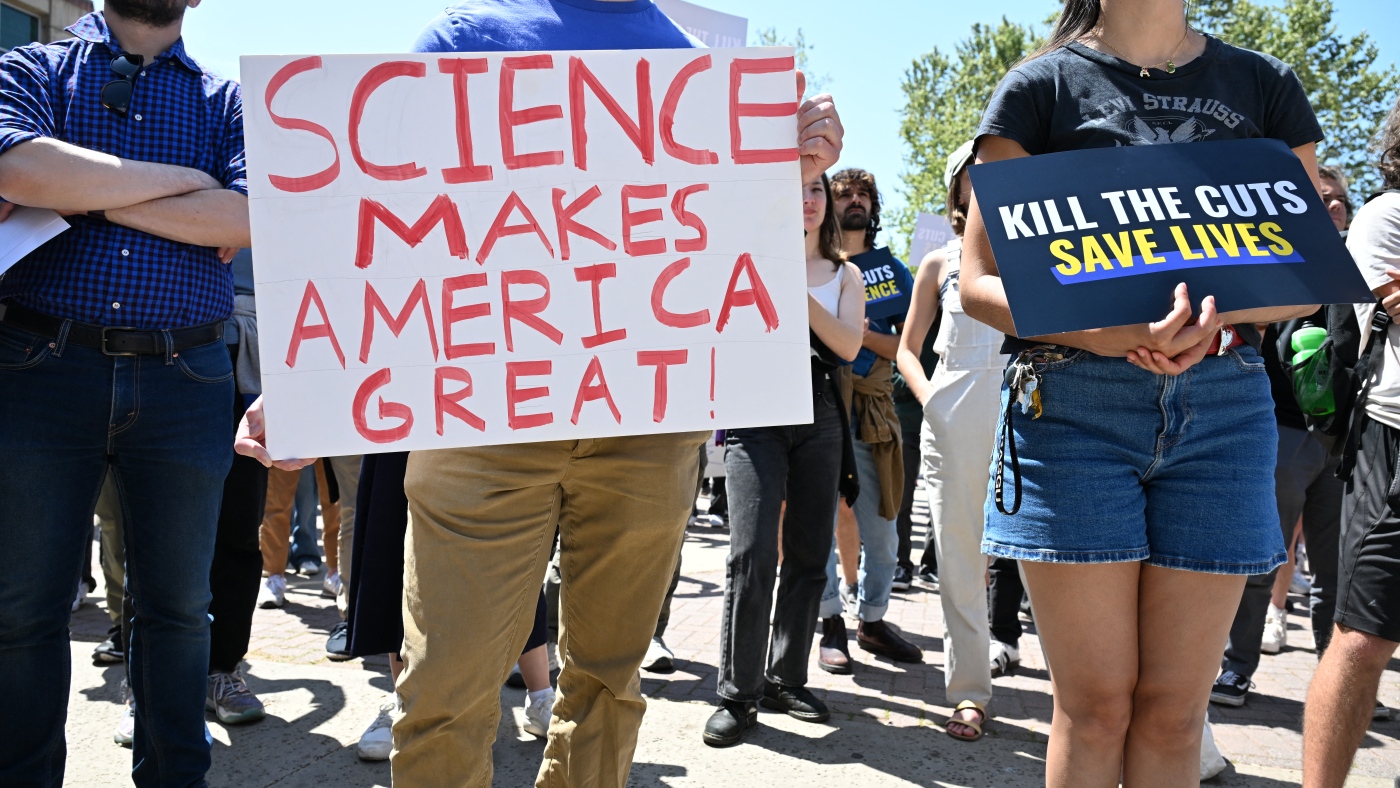 French Academic Program Sees Surge in U.S. Scientist Interest Amid Trump’s Funding Reductions