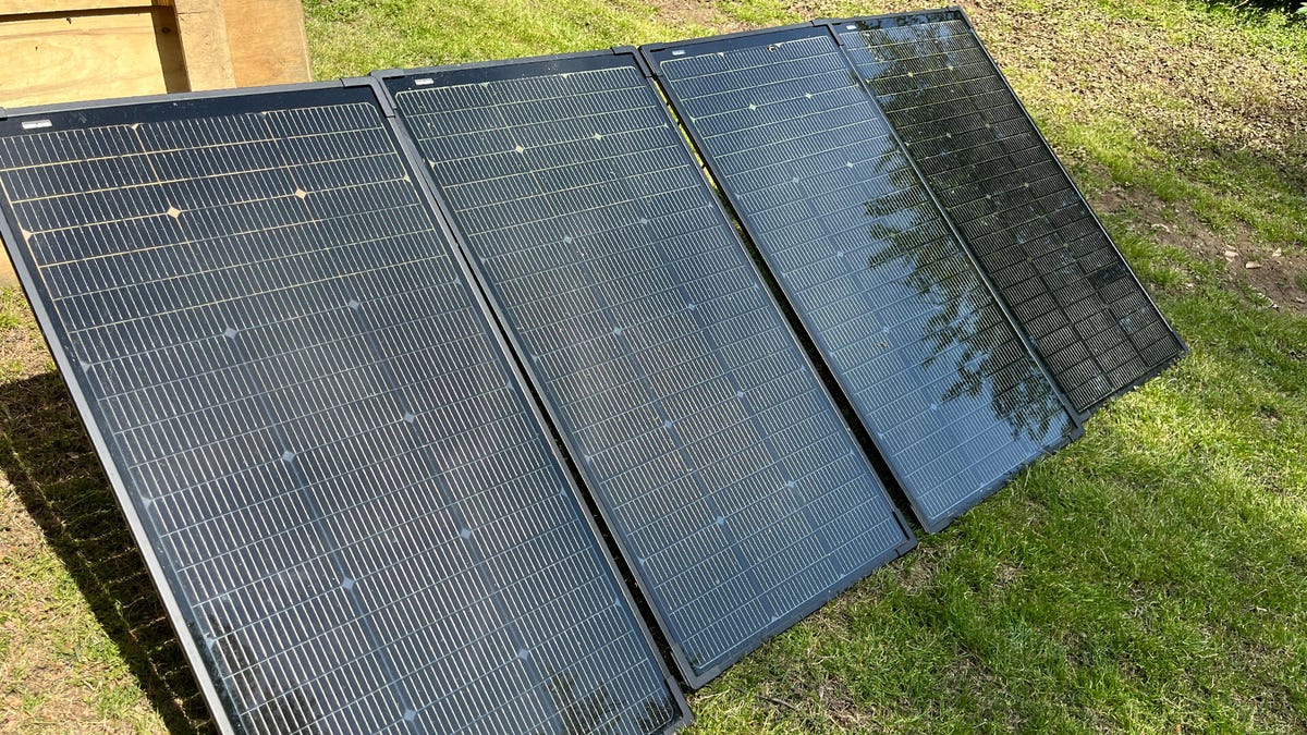 The Economic and Practical Benefits of Using Backyard Solar Panels
