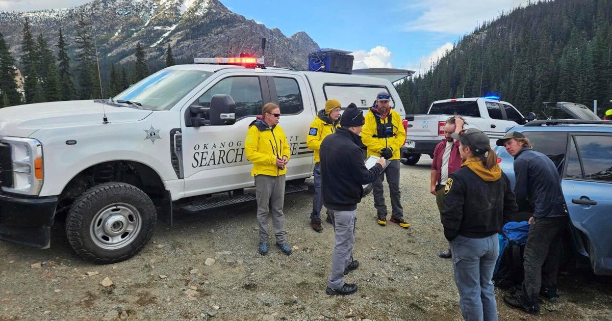 Survivor of Fatal Climbing Incident Regains Consciousness and Seeks Help