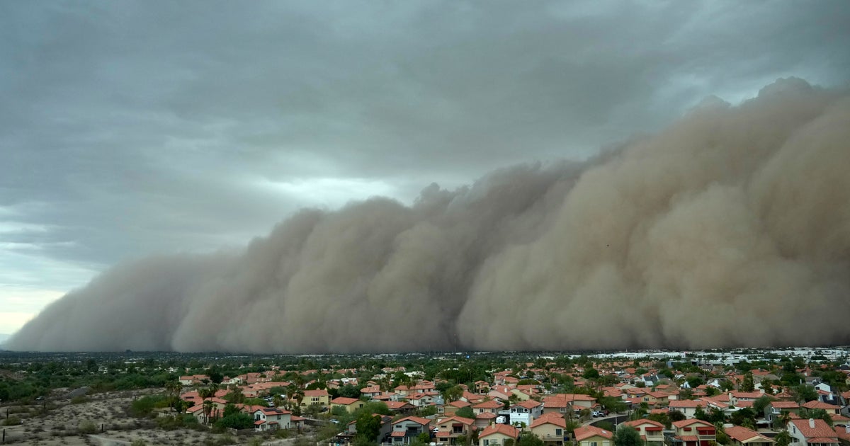 Enormous Dust Cloud Shrouds Phoenix, Causing Flight Chaos